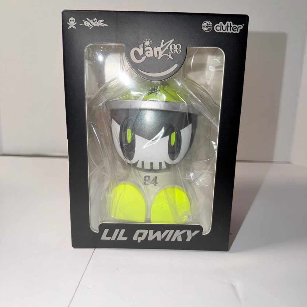 Clutter Lil Qwiky Vinyl Figure - Neon Yellow Accents